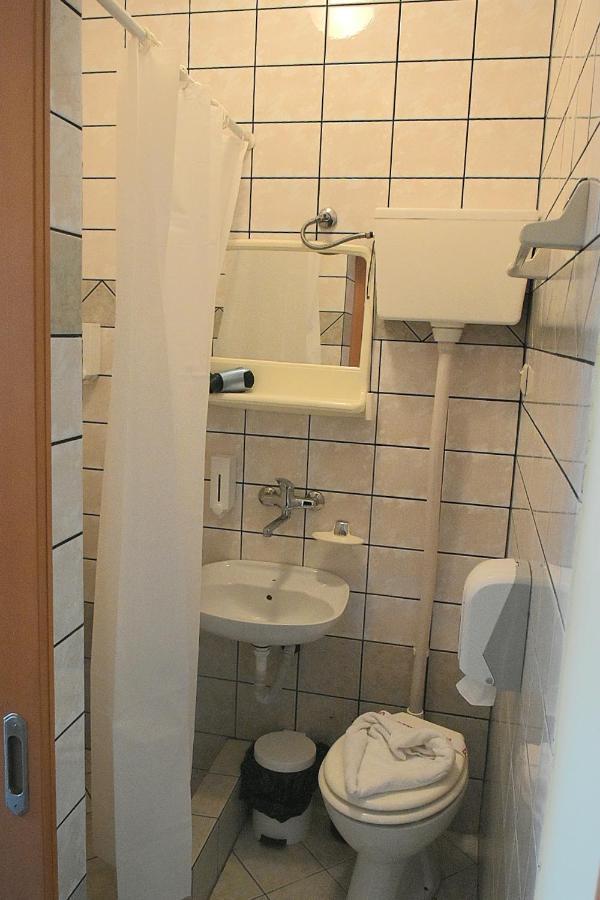Hotel Lupus Novi Sad Luaran gambar